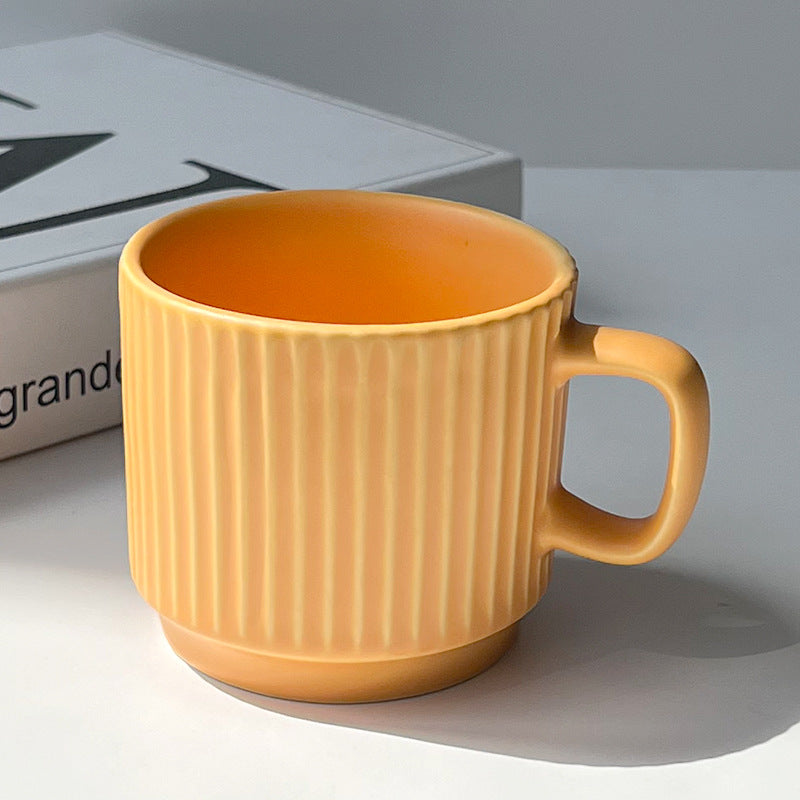 Tasse in Pastellfarben