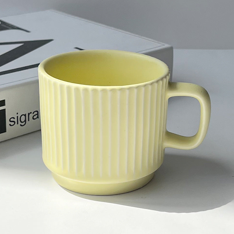 Tasse in Pastellfarben