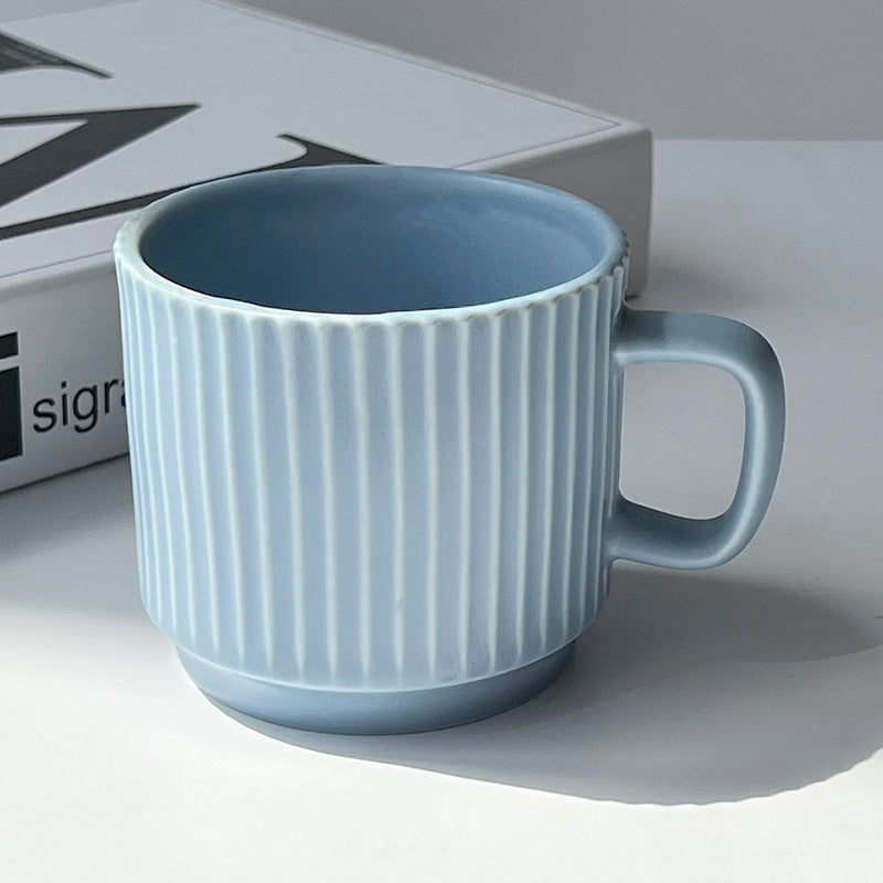 Tasse in Pastellfarben